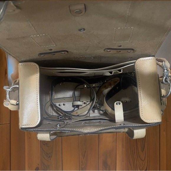 Genuine Leather Expedition Bag! - Picture 6 of 10